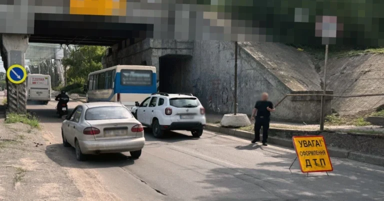 П’яний водій автобуса БАЗ збив літнього велосипедиста в Херсоні