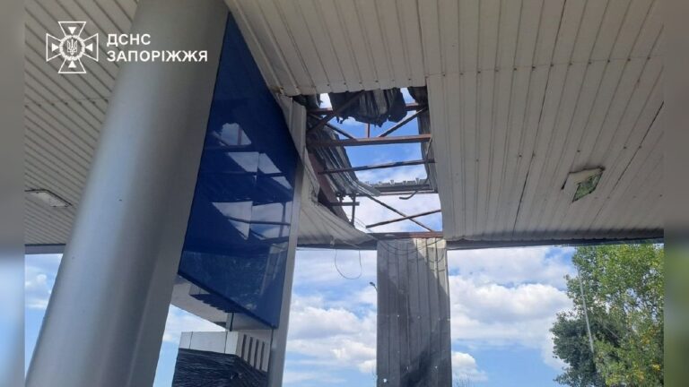Росіяни вдарили по АЗС у Запоріжжі: загинула 18-річна дівчина