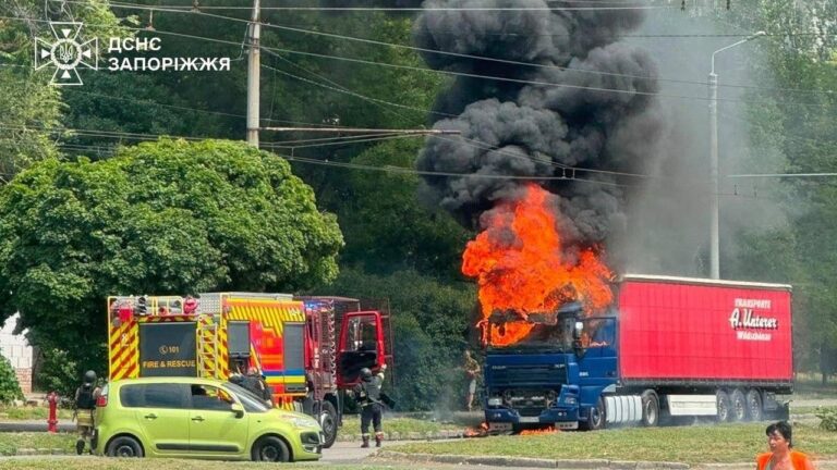 Через російські обстріли на Запоріжжі за добу виникло 13 пожеж