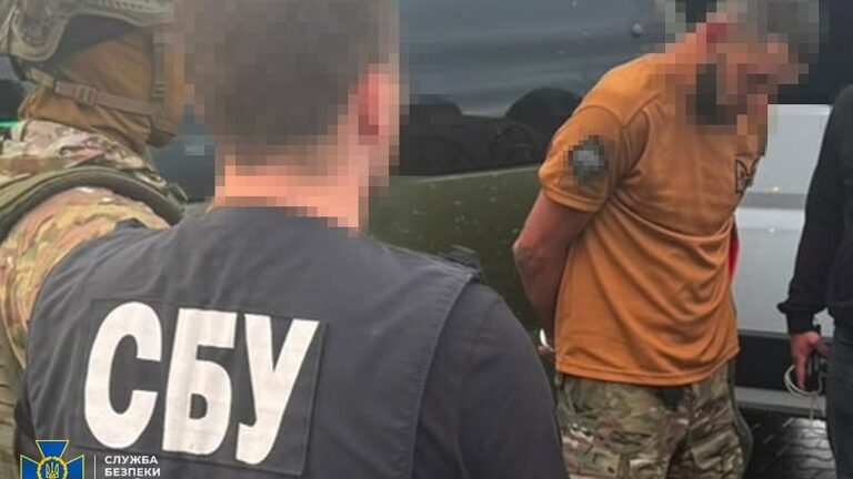 Жителя Миколаївщини затримали за спробу продажу “трофейної” зброї