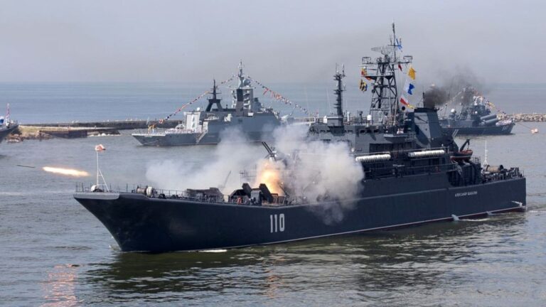 У Чорноморському флоті РФ готують списки сімей військових для евакуації