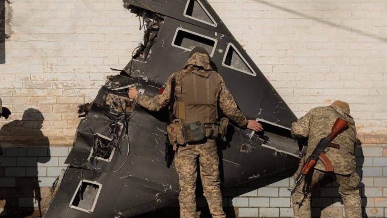 Росіяни почали обходити Херсон під час атак “Шахедами”: військова назвала причину