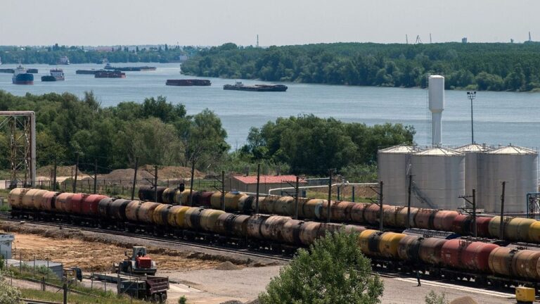 Порти Одещини працюють із труднощами через обміління Дунаю: що відомо