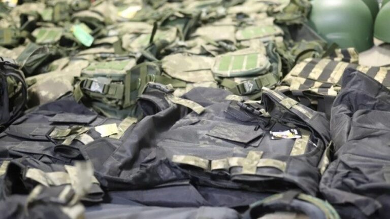 На окупованій Херсонщині чиновникам РФ почали видавати військові бронежилети