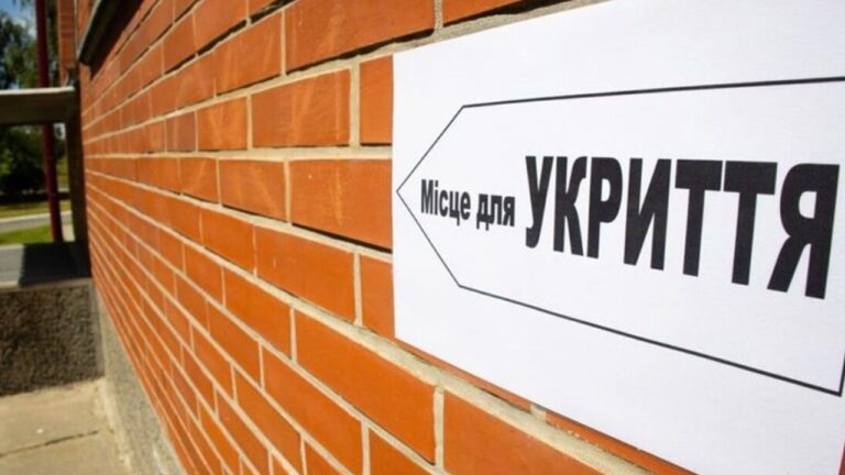 У Миколаєві демонтують навіси в дитсадку заради будівництва протирадіаційного укриття