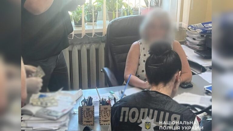 Депутатка Білгород-Дністровської міськради вимагала $1000 за дозвіл на МАФ