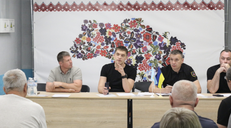 Федоров провів зустріч із мешканцями прифронтової Кушугумської громади: деталі