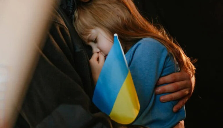 На Херсонщині багатодітна сім’я ігнорує судове рішення про евакуацію неповнолітніх
