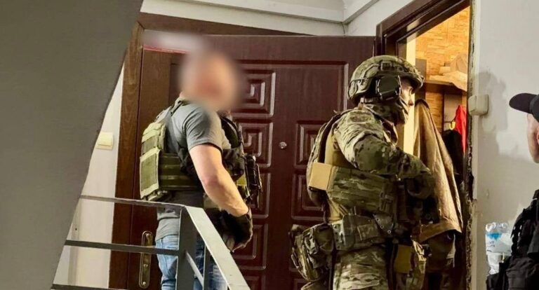 Мешканець Одеси вбив батьків, поранив брата та застрелився: поліція розпочала розслідування