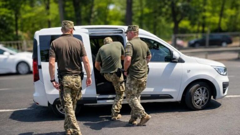 На Одещині полковник СБУ заявив про побиття та пограбування працівниками ТЦК