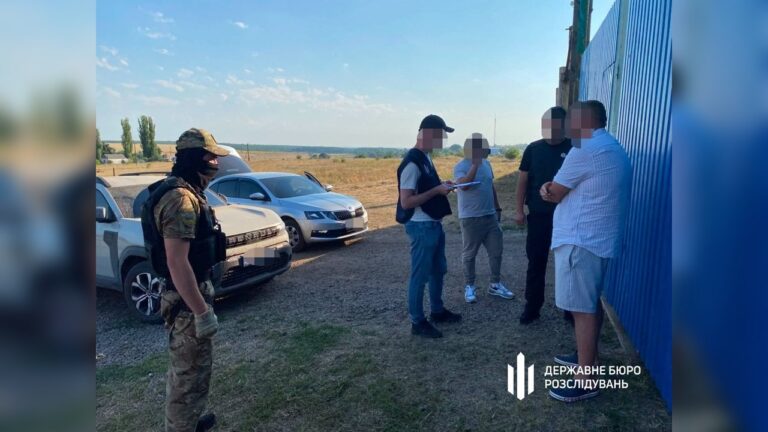 До 10 тис доларів за втечу: у Миколаєві викрили схему дезертирства