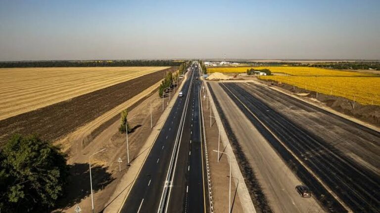 Окупанти заявили про відновлення руху трасою “Новоросія” до Криму