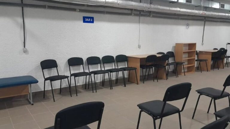 У Миколаєві облаштували нове цілодобове укриття у підвалі медцентру