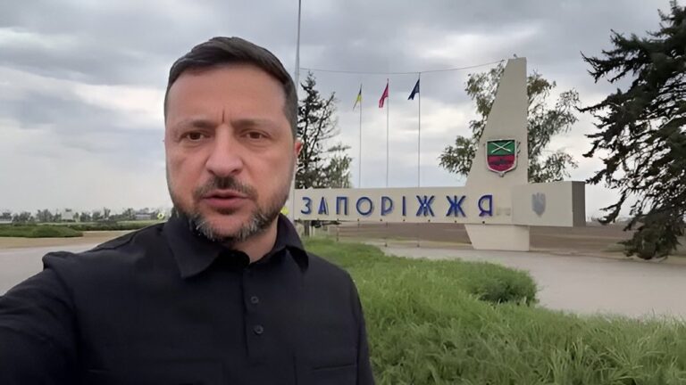 Фейк про Зеленського біля стели Запоріжжя: росіяни вигадали “зйомки у бункері”