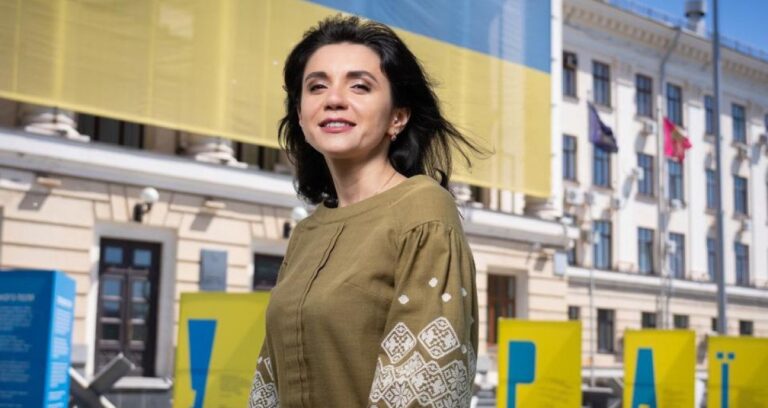Громадськість Запоріжжя закликала УШПС позбавити в.о. мера Регіну Харченко статусу випускниці