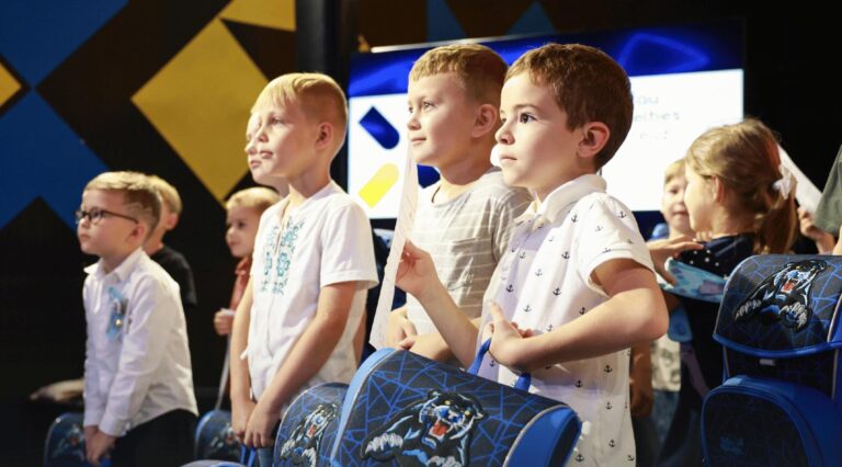 Німецькі благодійники передадуть шкільні набори 320 першокласникам Запоріжжя