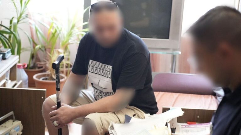 В Одесі 38-річного чоловіка підозрюють у розбещенні семи неповнолітніх дівчат