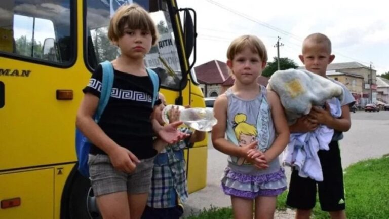 Близько 100 дітей залишаються у зонах обов’язкової евакуації на Херсонщині