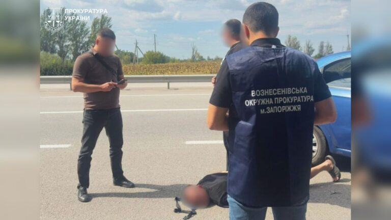 У Запоріжжі чоловіка підозрюють у переправленні військовозобов’язаних