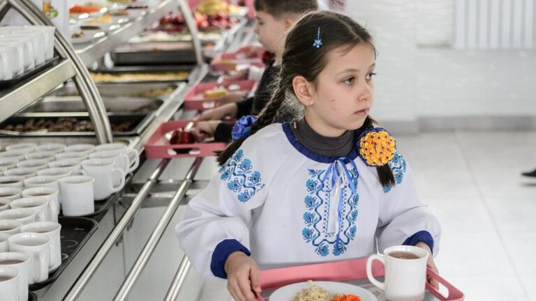 Дітям не подобається їжа: у Миколаєві 3 тис школярів відмовилися від харчування