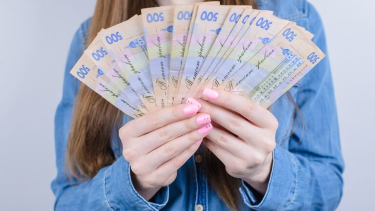 Херсонська ОВА пропонує виплачувати 19 400 грн усім жителям 20-км зони