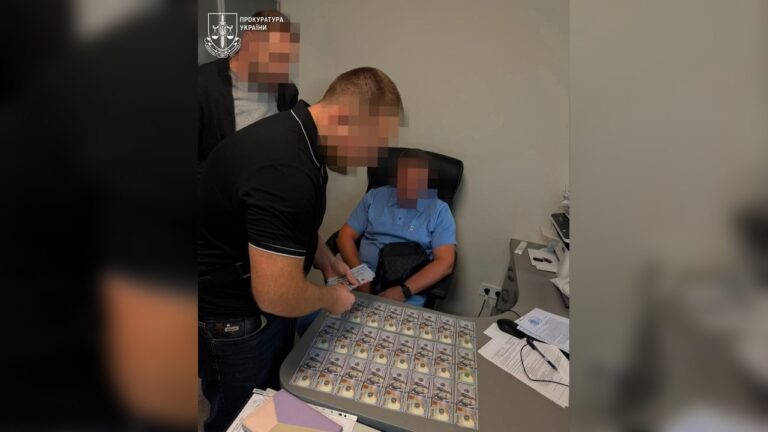 В Одесі лікаря підозрюють в отриманні $6000 за вплив на встановлення інвалідності