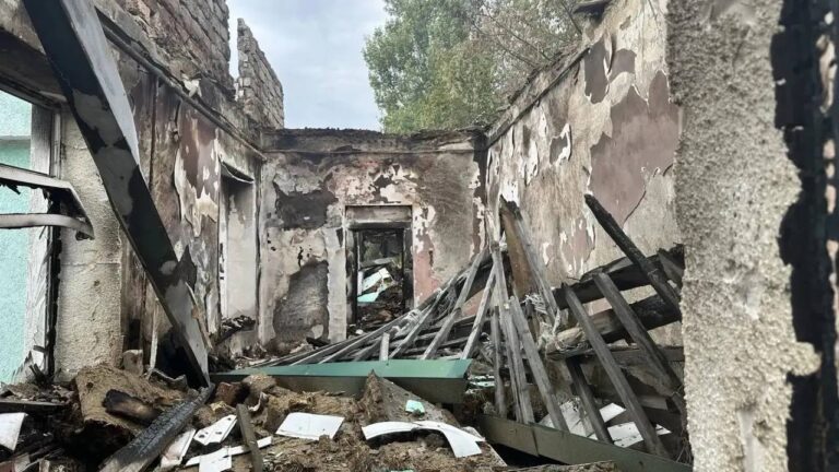 На окупованій Херсонщині внаслідок бойових дій зруйновано будівлю лісництва