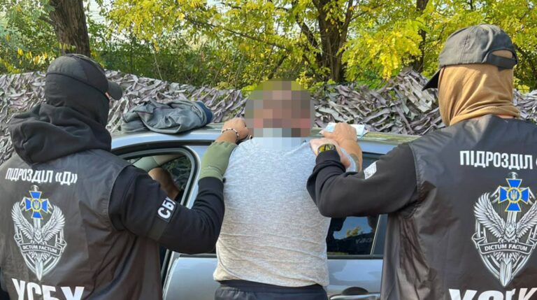 СБУ затримала таксиста з Херсона за перевезення дезертирів в обхід блокпостів