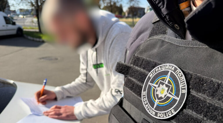 В Одесі чоловіка підозрюють у створенні дитячої порнографії за допомогою ШІ