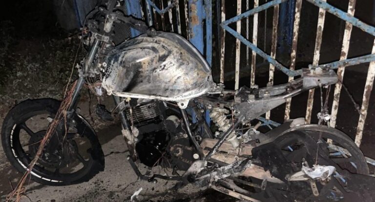 У Первомайську військового у СЗЧ підозрюють у підпалі мотоцикла