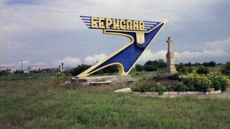 До Берислава дронами доставили майже тонну продовольства