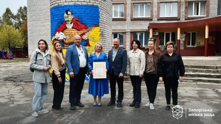 У Запоріжжі з’явився мурал із Козаком Мамаєм: його створювали понад місяць