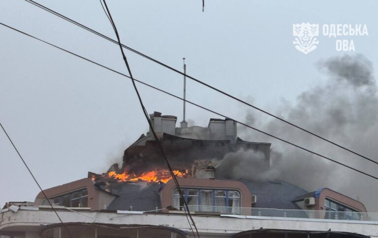 В Одесі через удар дрона пошкоджено три будинки: серед постраждалих дитина