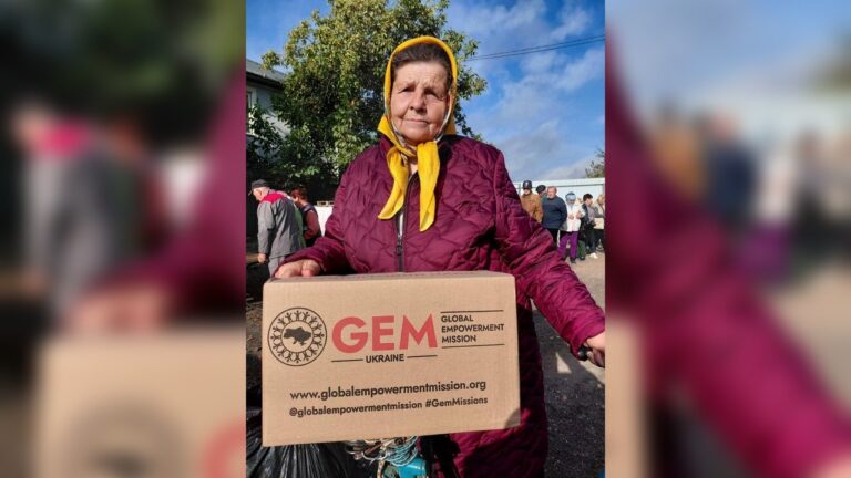 Волонтери GEM доставили продуктові набори жителям Чорнобаївки