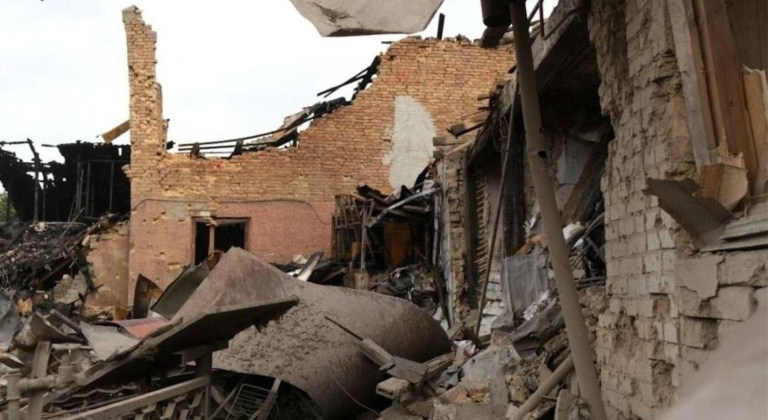 У Запоріжжі після шести ударів КАБ пошкоджено багатоповерхівки та газопровід
